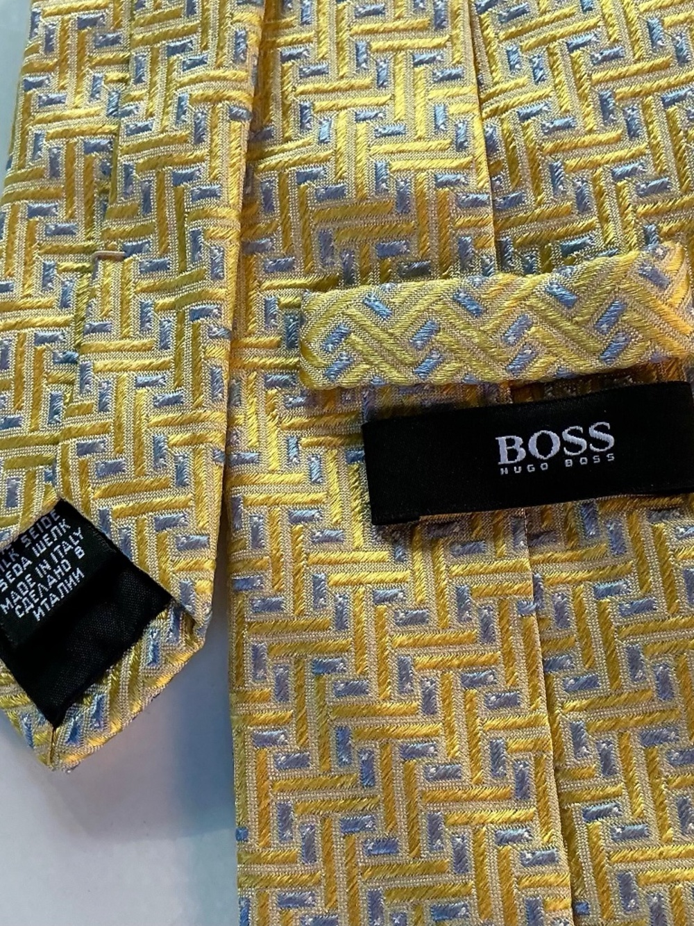 HUGO BOSS soft yellow, blue colour motifs all Silk tie made in Italy 🇮🇹